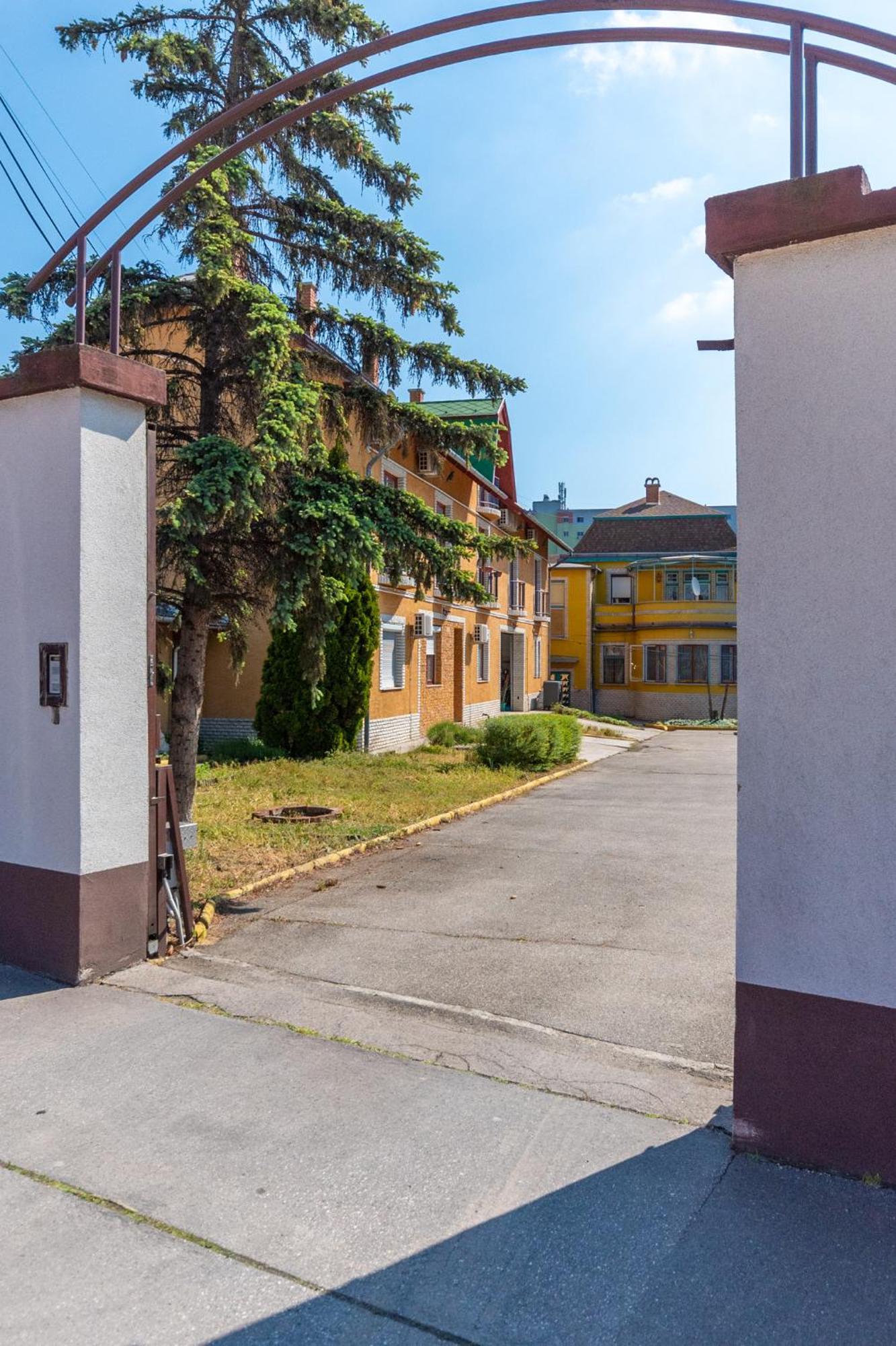 R Apartments Budapeşte Dış mekan fotoğraf