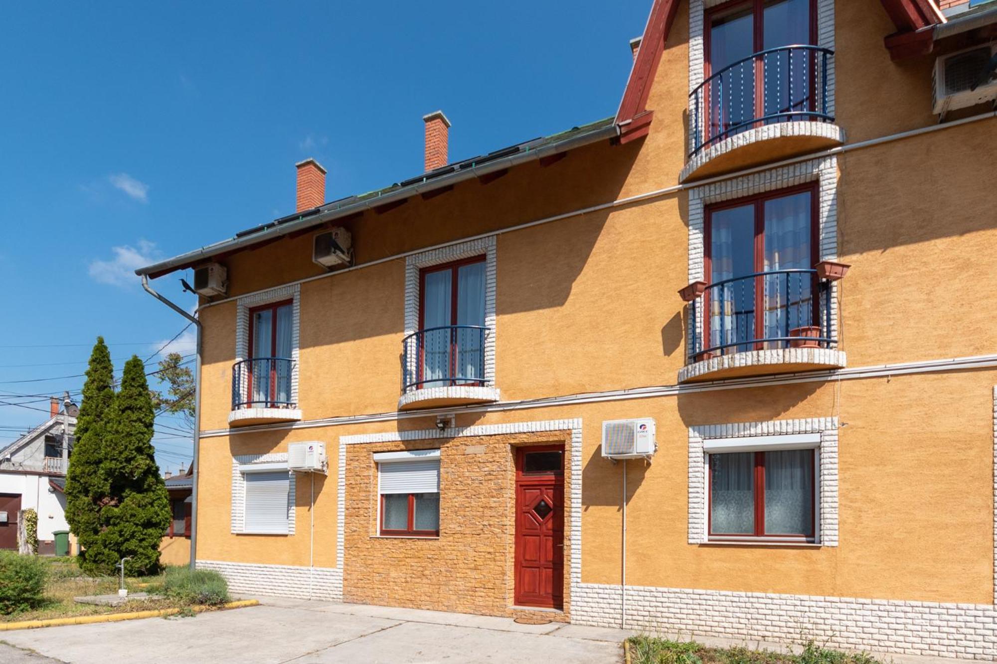 R Apartments Budapeşte Dış mekan fotoğraf